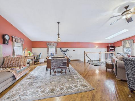 43 Peaslee Road Pittston ME 04345