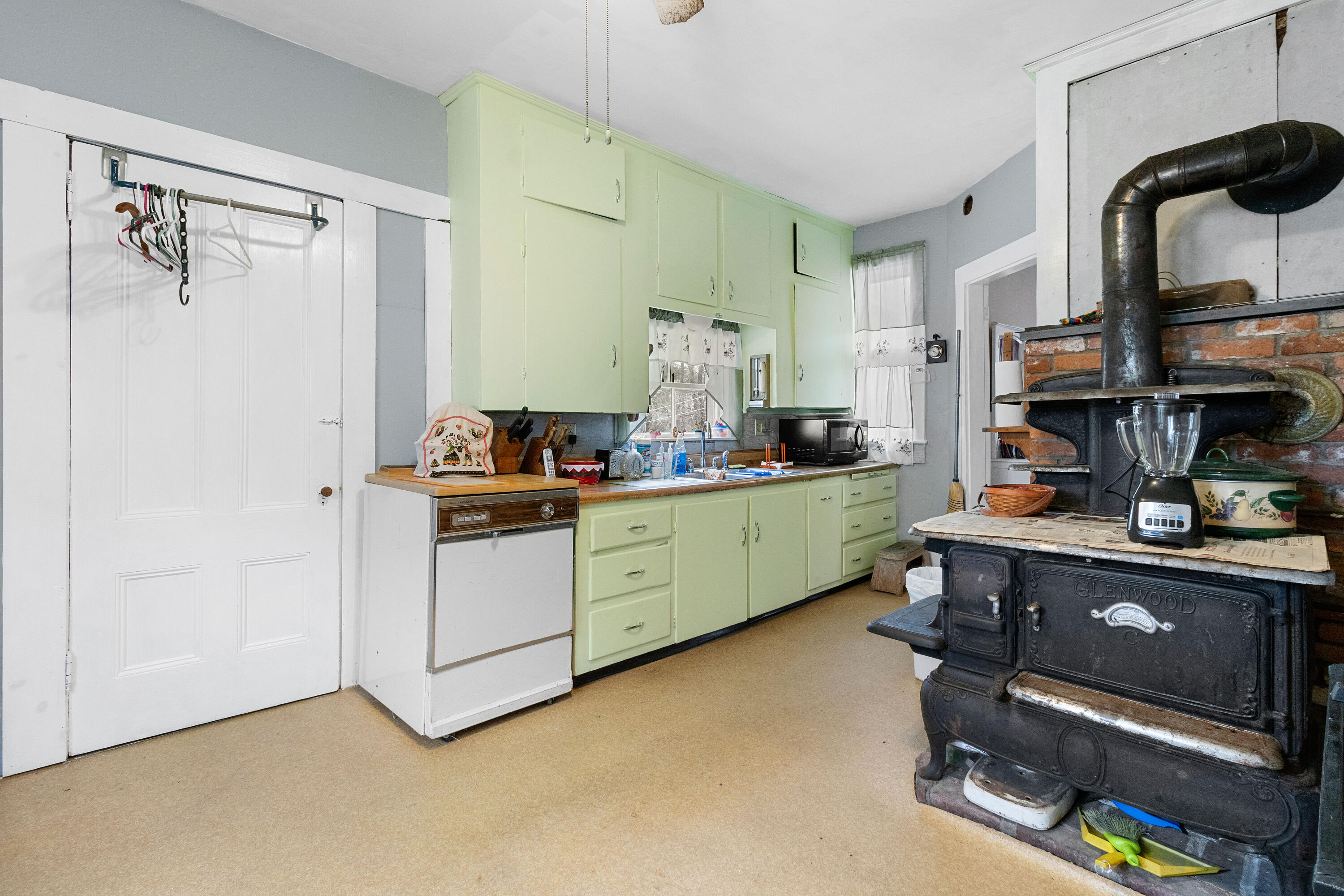 113 Pleasant Street Rockland ME 04841