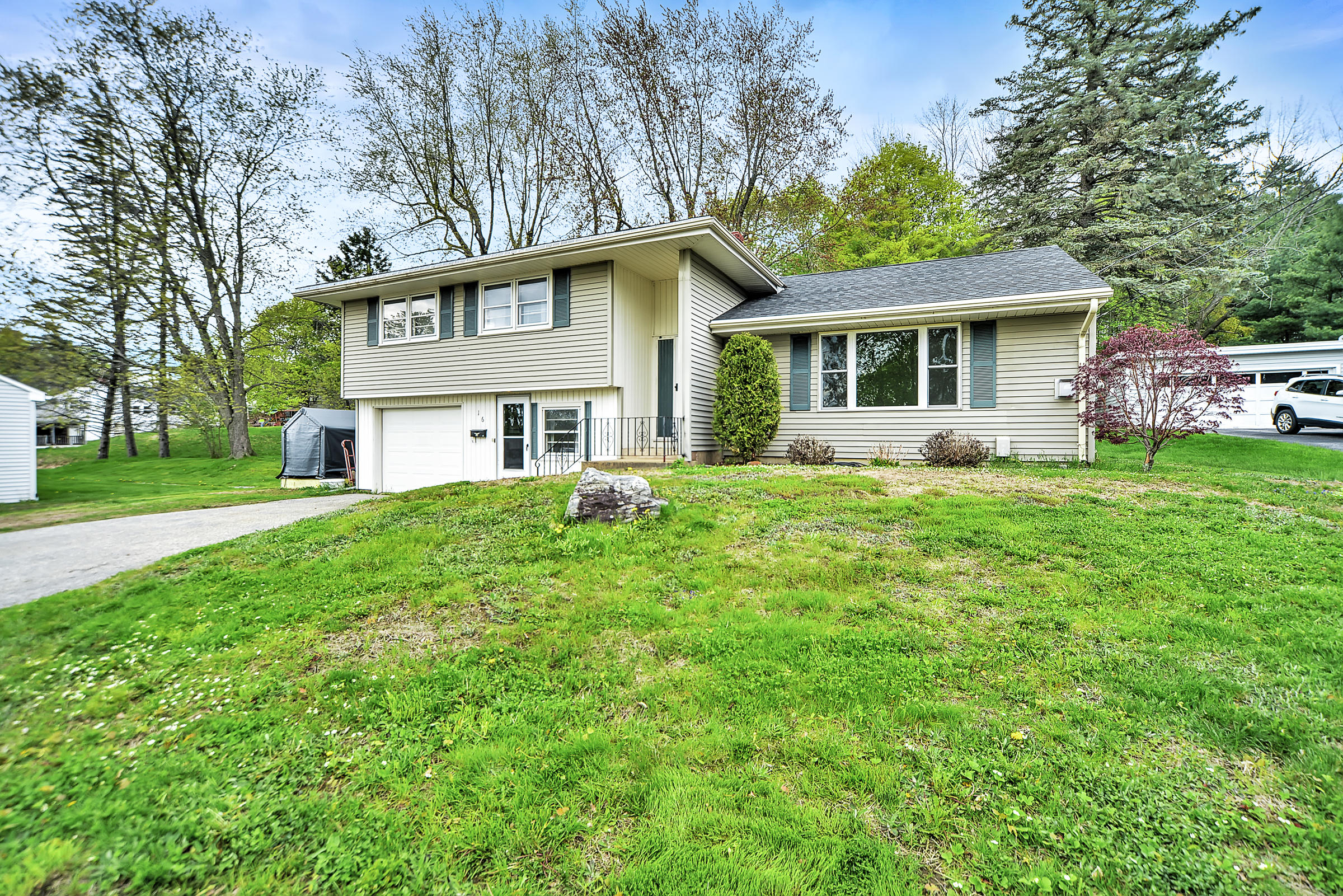 16 Bolduc Street Lewiston ME 04240