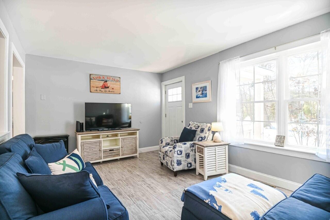 7 Dean Road York ME 03909