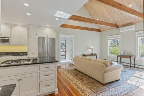 10 North Trail Brunswick ME 04011