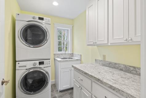 10 North Trail Brunswick ME 04011