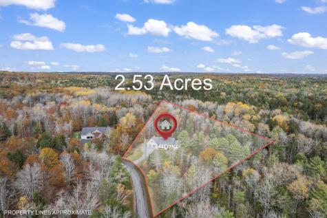 10 North Trail Brunswick ME 04011