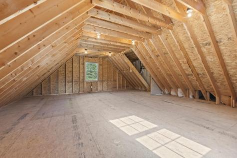 10 North Trail Brunswick ME 04011