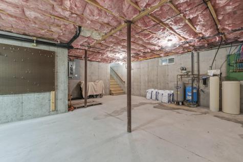 10 North Trail Brunswick ME 04011