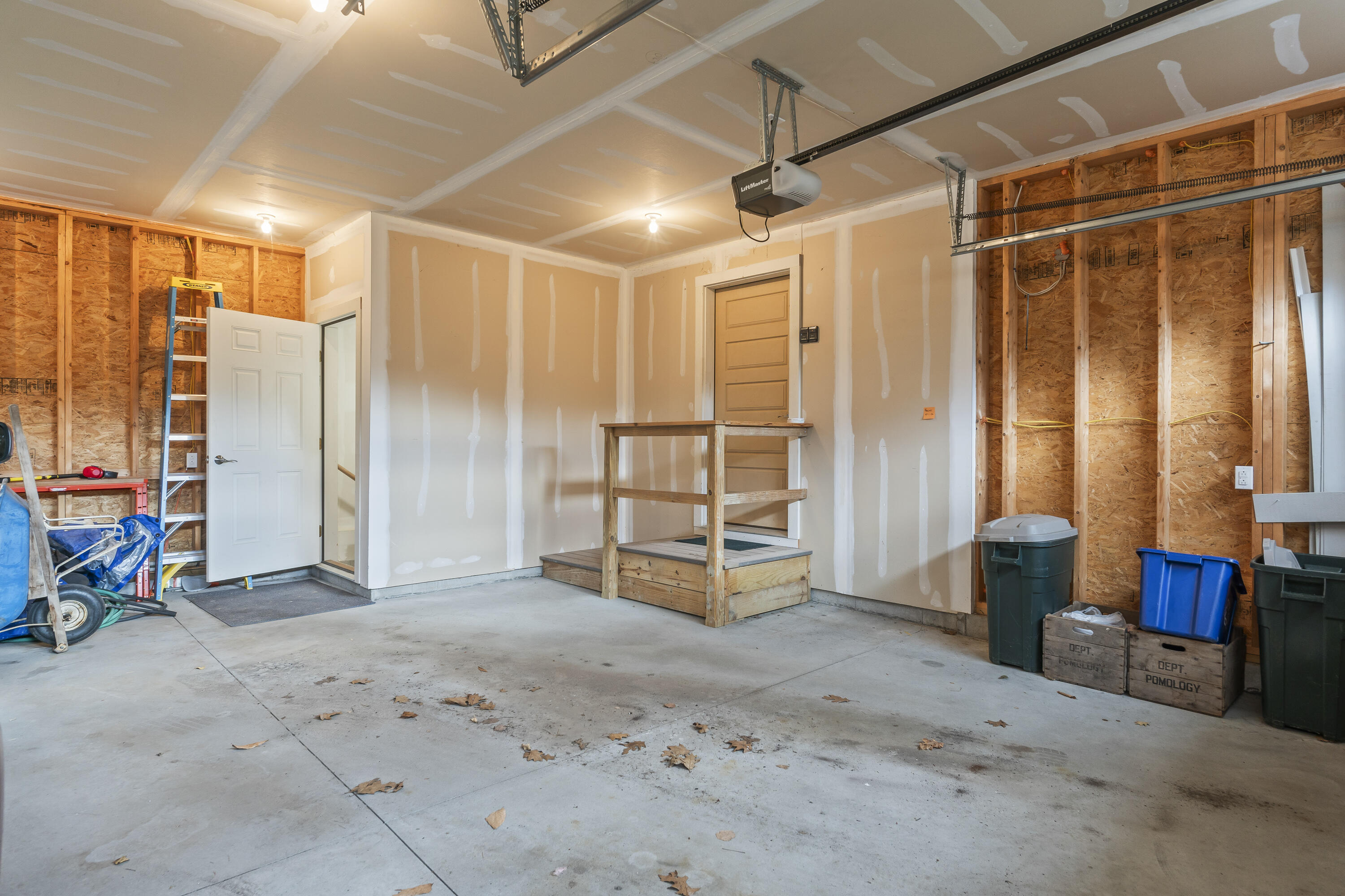 10 North Trail Brunswick ME 04011