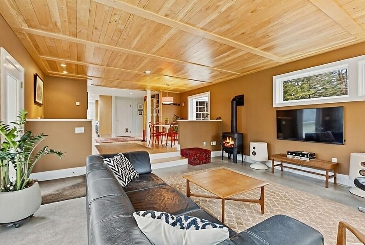 21 Johnson Road Falmouth ME 04105