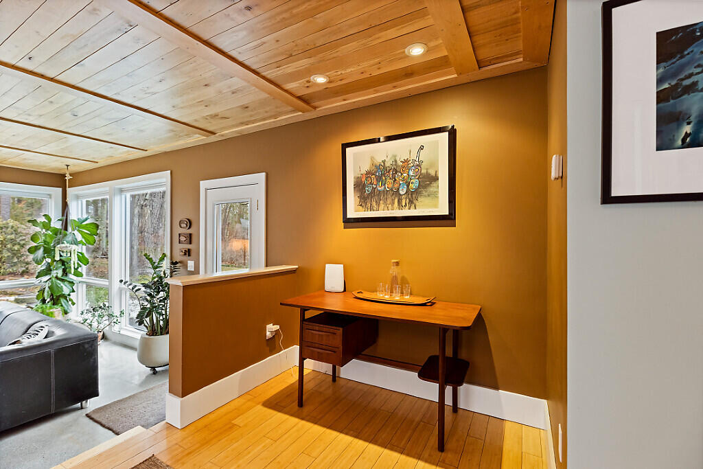 21 Johnson Road Falmouth ME 04105