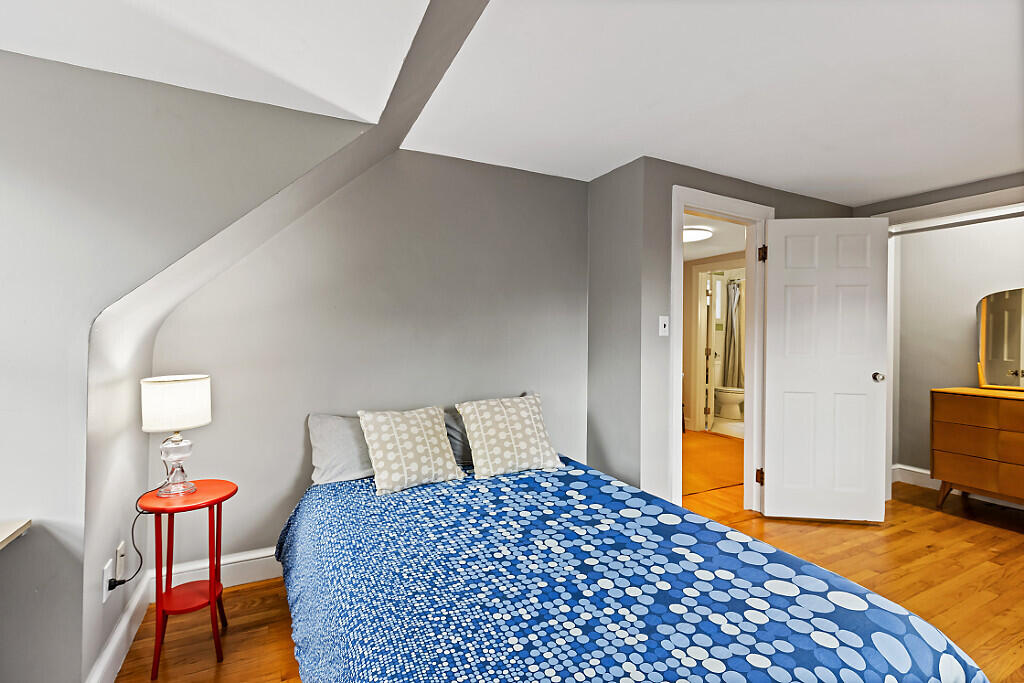 21 Johnson Road Falmouth ME 04105