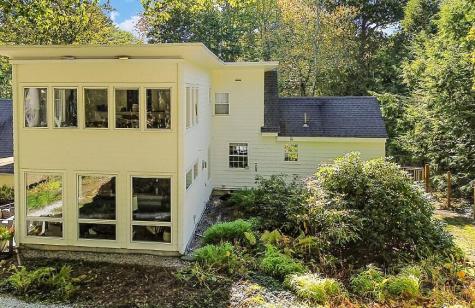 21 Johnson Road Falmouth ME 04105