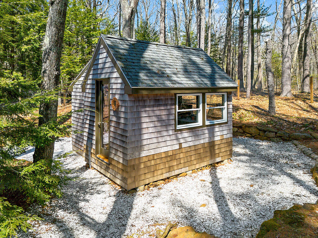21 Johnson Road Falmouth ME 04105