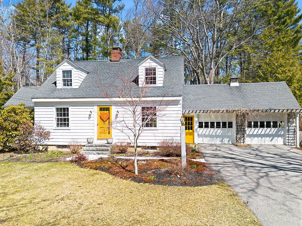 21 Johnson Road Falmouth ME 04105