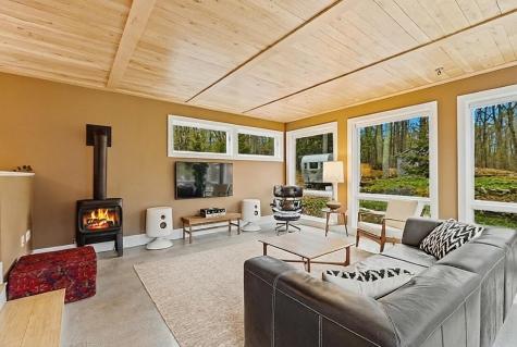21 Johnson Road Falmouth ME 04105