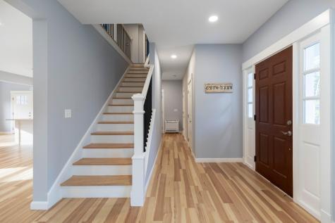 451 Cape Road Raymond ME 04071