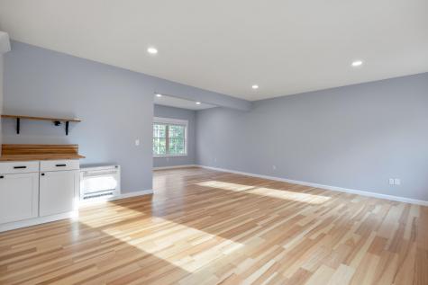 451 Cape Road Raymond ME 04071