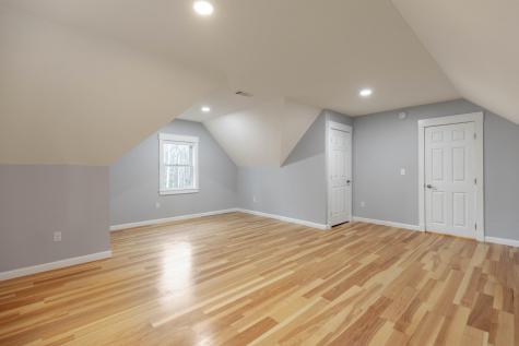 451 Cape Road Raymond ME 04071