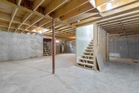 451 Cape Road Raymond ME 04071