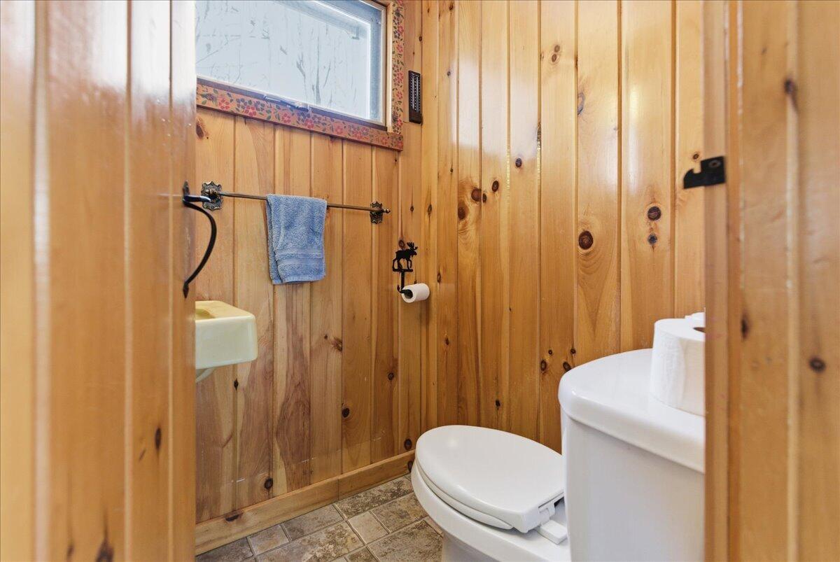 11 Top Hill Road Bridgton ME 04009