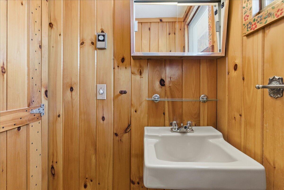 11 Top Hill Road Bridgton ME 04009