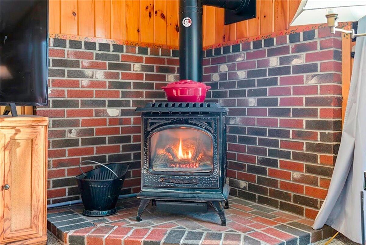 11 Top Hill Road Bridgton ME 04009