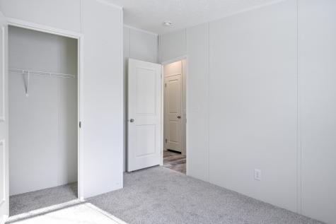 28 Montcalm Street Fairfield ME 04937