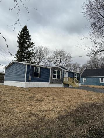 28 Montcalm Street Fairfield ME 04937