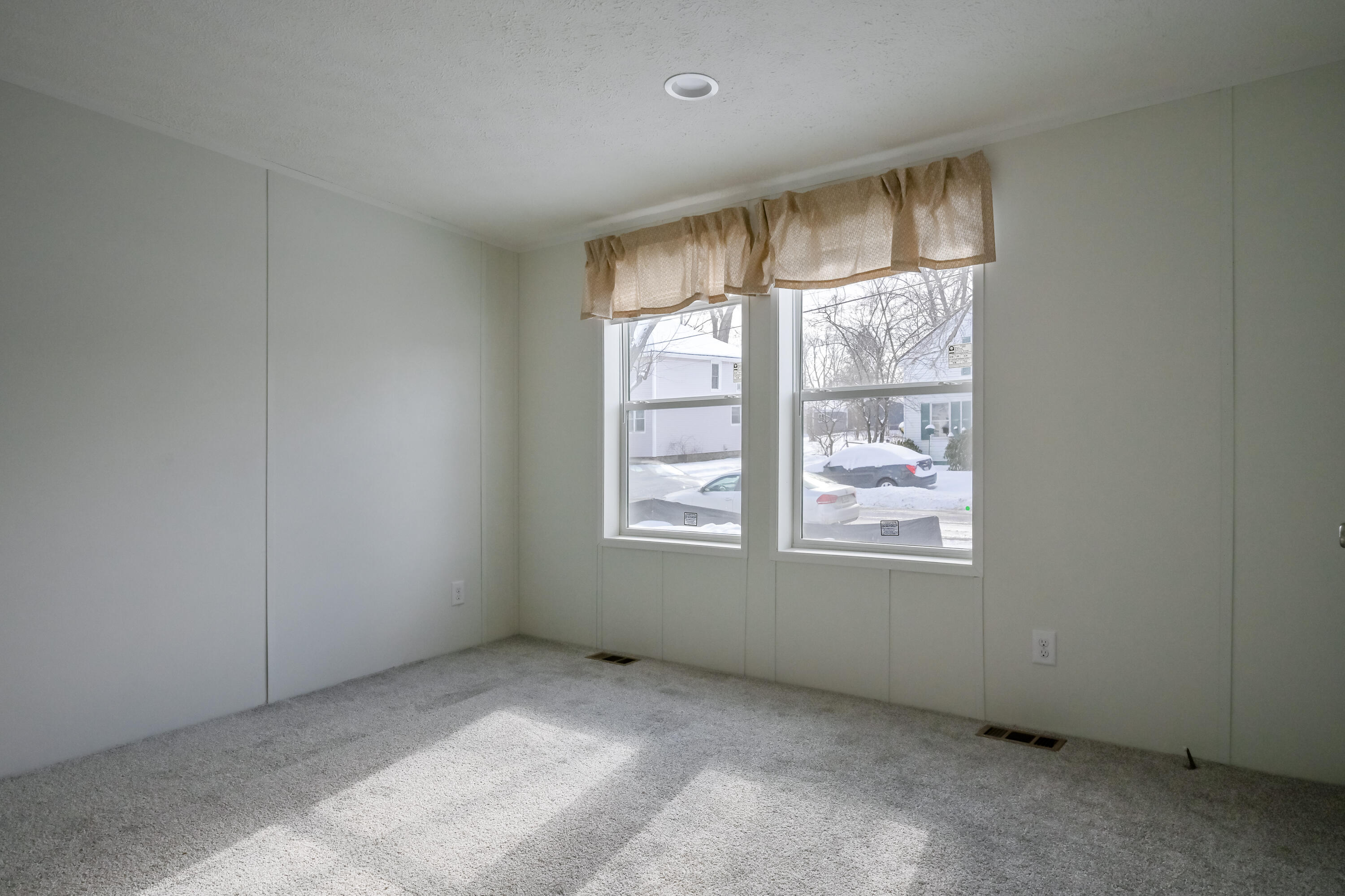 28 Montcalm Street Fairfield ME 04937