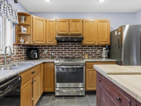 21 Mapleleaf Lane Hermon ME 04401