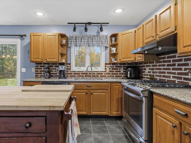 21 Mapleleaf Lane Hermon ME 04401