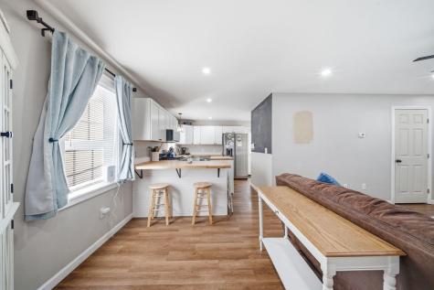 10 Old Thomaston Road Chelsea ME 04330