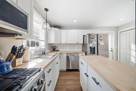 10 Old Thomaston Road Chelsea ME 04330