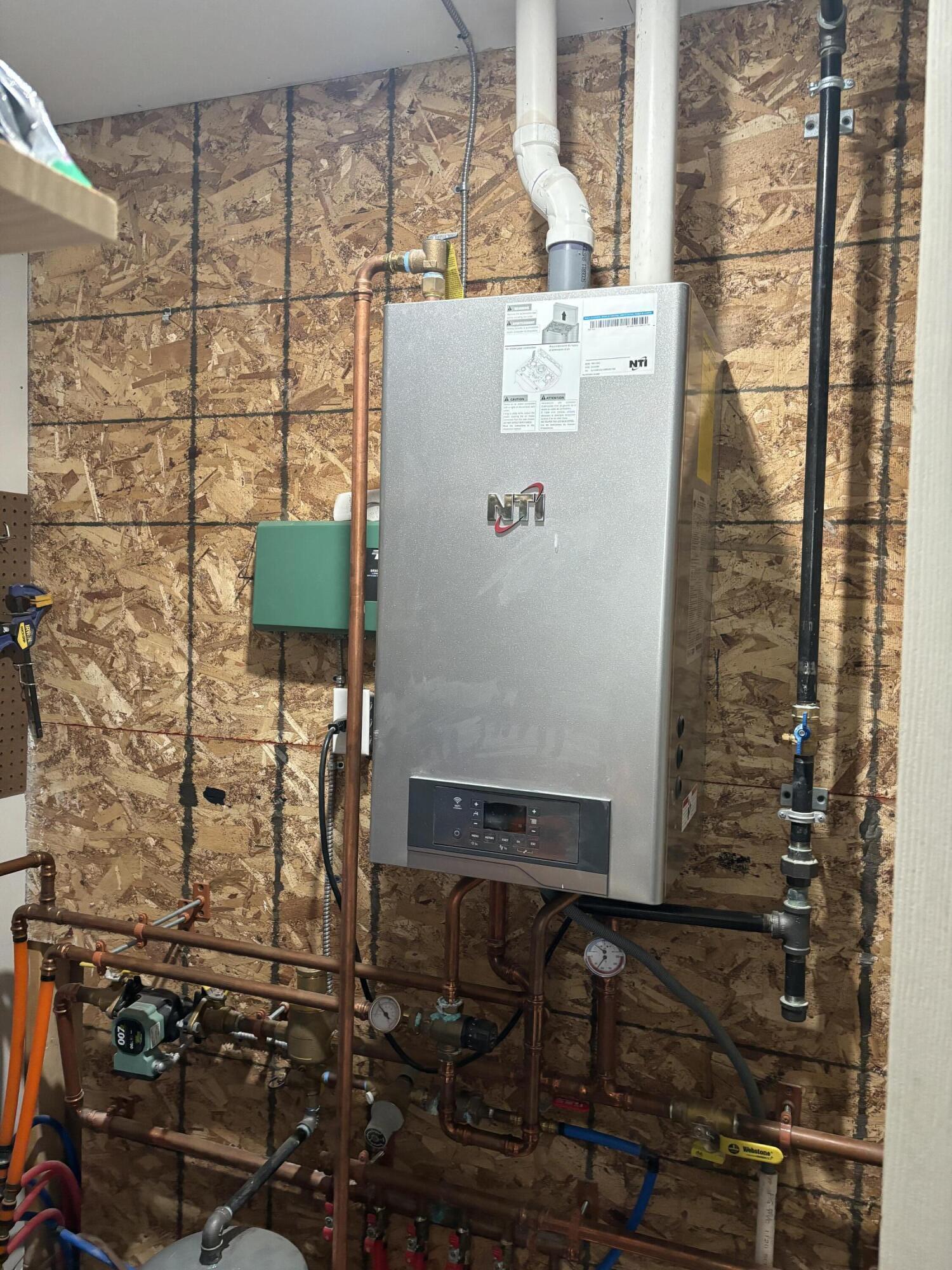 10 Old Thomaston Road Chelsea ME 04330