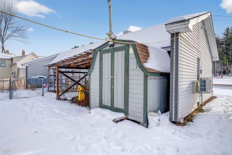 37 Depot Street Buckfield ME 04220