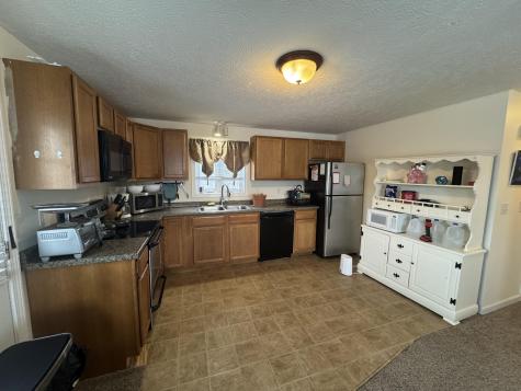 5 Tracey Lane Cornish ME 04020