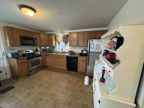 5 Tracey Lane Cornish ME 04020