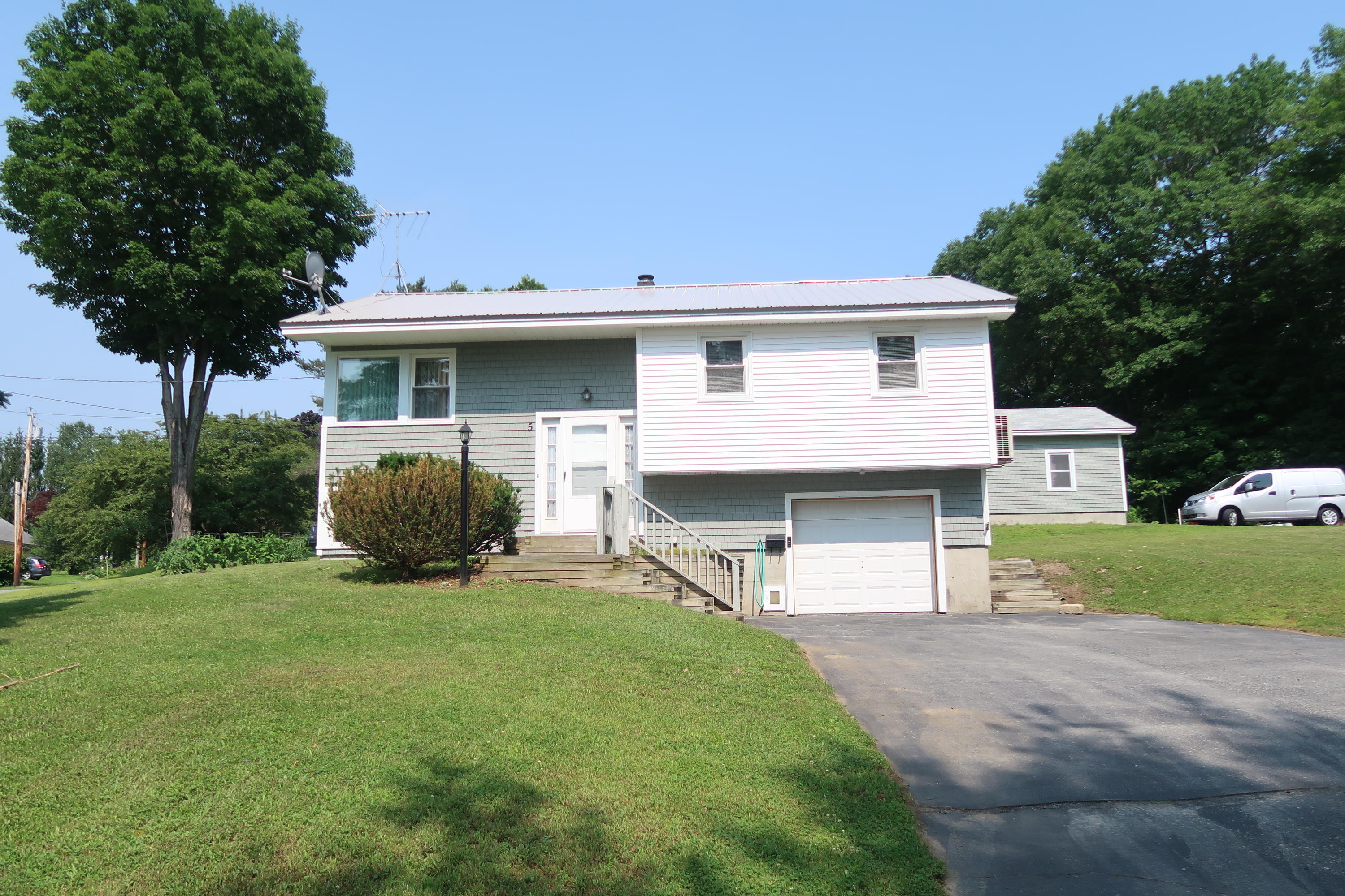 5 Hillcrest Street Hallowell ME 04347