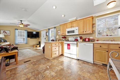 72 Golden Era Circle Alfred ME 04002