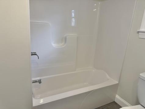 54 Boulder Road Raymond ME 04071