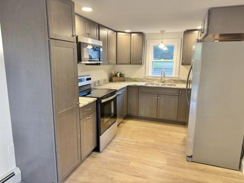 54 Boulder Road Raymond ME 04071