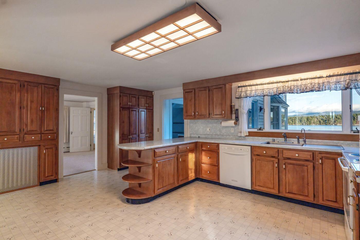 1122 Main Street Mount Desert ME 04660