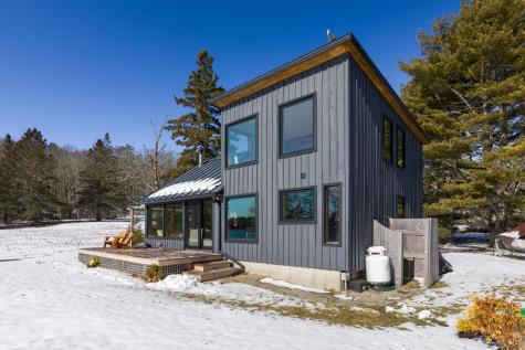 59 Greenland Cove Road Bremen ME 04551