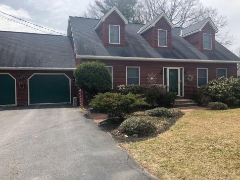37 Woodside Drive Lewiston ME 04240