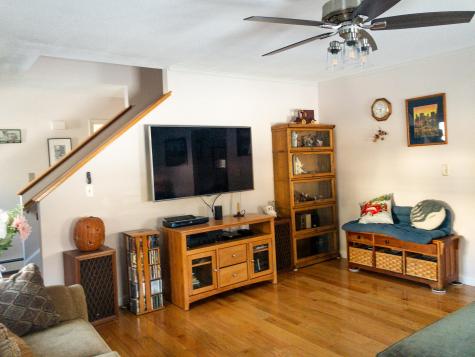 37 Woodside Drive Lewiston ME 04240
