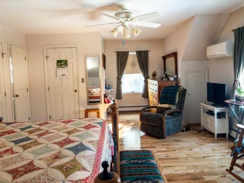37 Woodside Drive Lewiston ME 04240