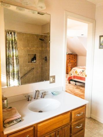37 Woodside Drive Lewiston ME 04240