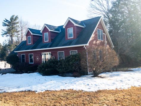 37 Woodside Drive Lewiston ME 04240