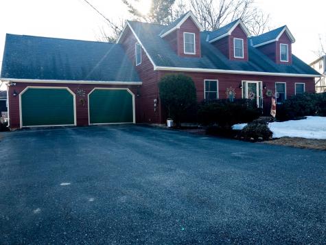 37 Woodside Drive Lewiston ME 04240
