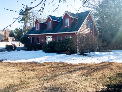 37 Woodside Drive Lewiston ME 04240