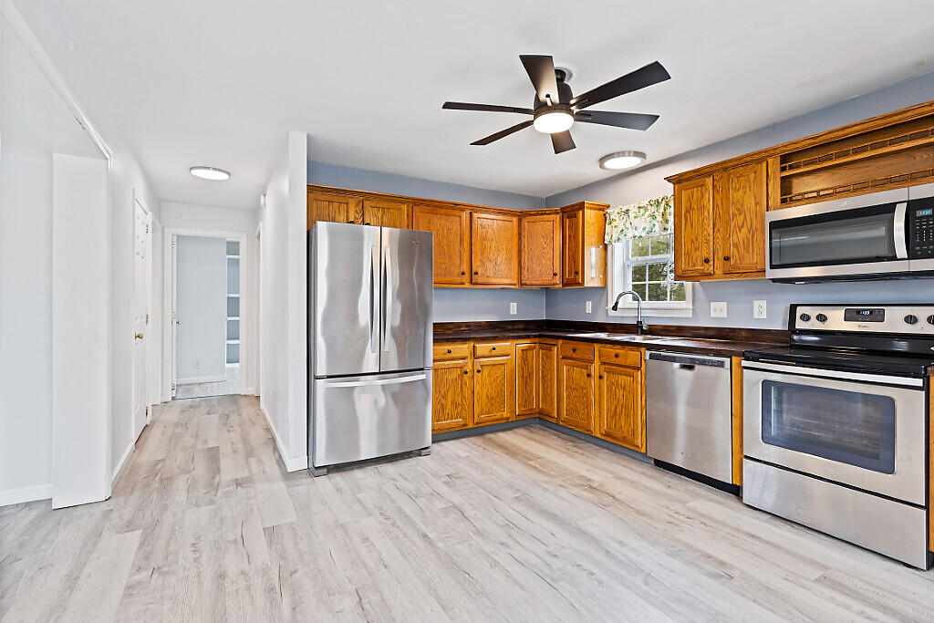 5 Nishell Drive Paris ME 04281