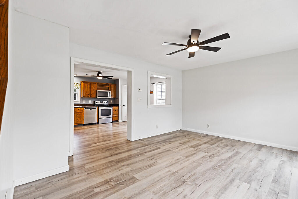 5 Nishell Drive Paris ME 04281